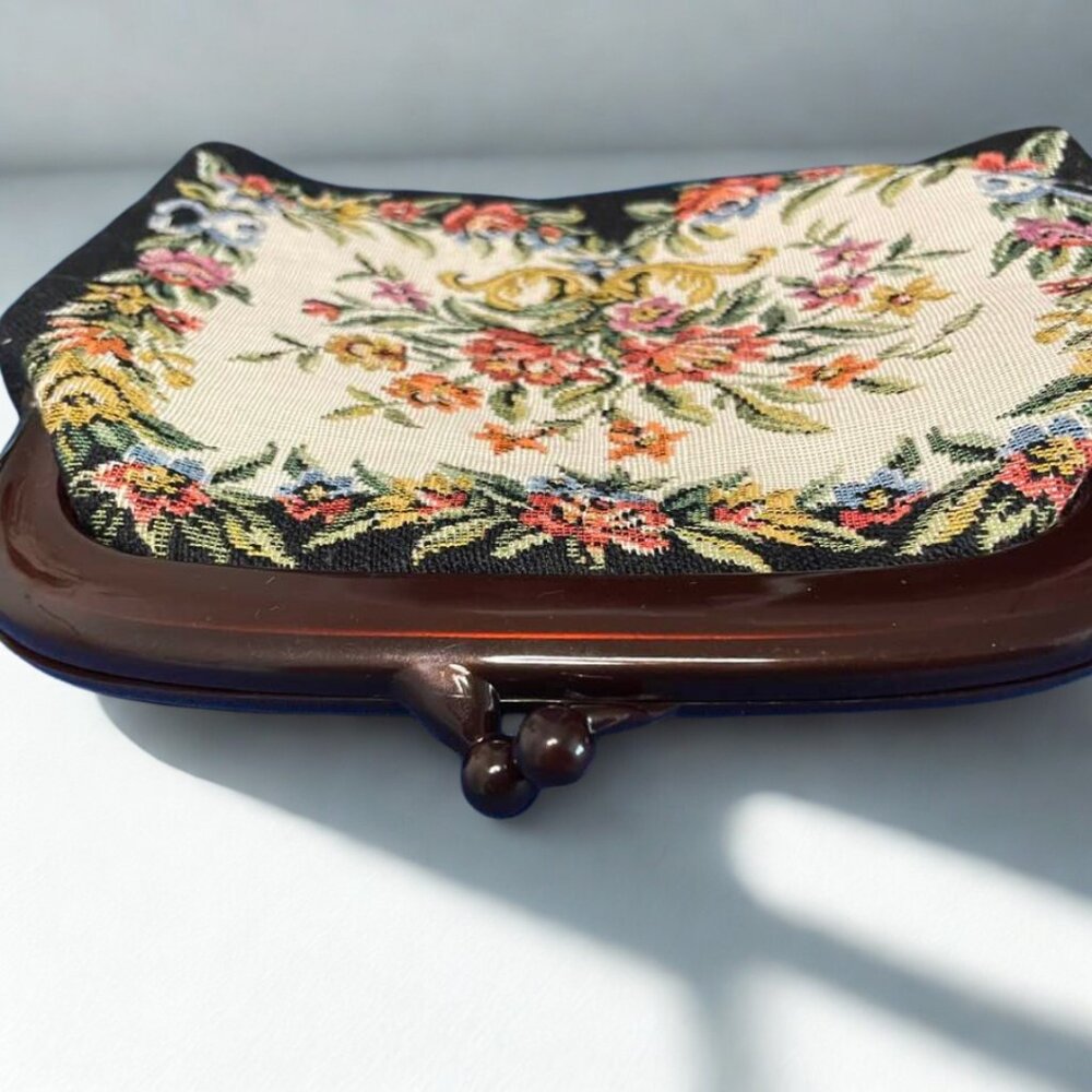 VINTAGE Floral Tapestry Clutch Bag Brown Lucite Frame Kiss Lock MCM Hong Kong - Picture 4 of 9